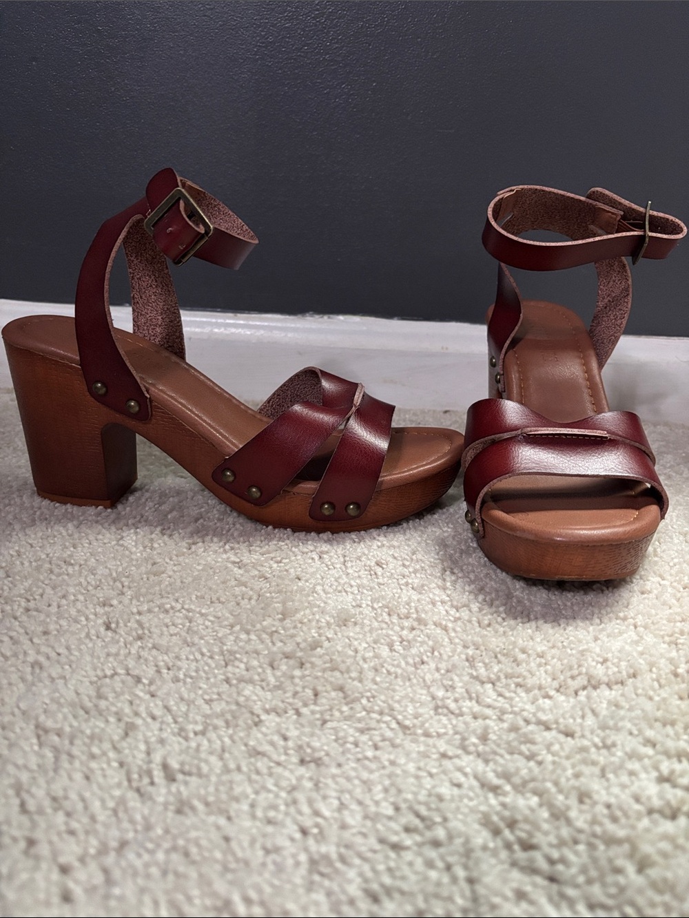 Women's Ankle-Strap Platform Sandals in Burgundy